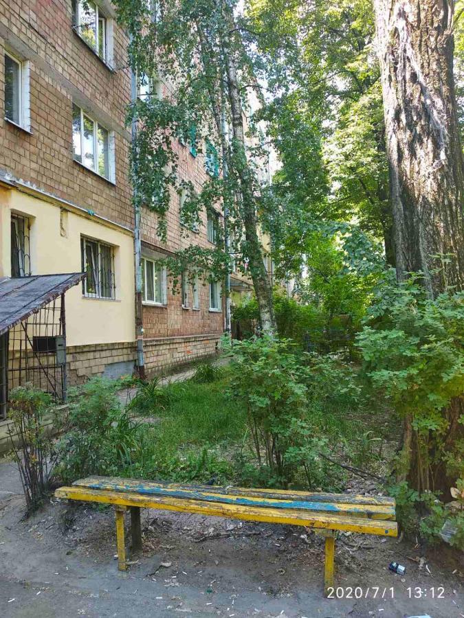 однокомнатная с евро ремонтом,в тихом дворике. Apartment Kyiv