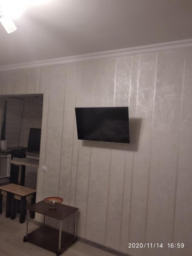 однокомнатная с евро ремонтом,в тихом дворике. Apartment